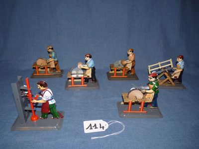 Wilesco : Lot de 7 figurines en tôle pour machines à vapeur,…