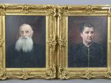 deux portraits d'un homme et d'une femme sont présentés dans un cadre en or