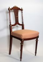 Paire de chaises en bois sculpté à dossier en chapeau de gen… (photo 2)