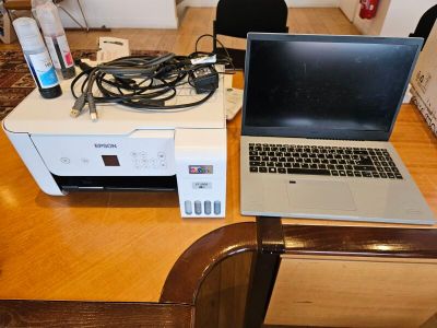 *Ordinateur portable ACER et une imprimante EPSON ET 2826