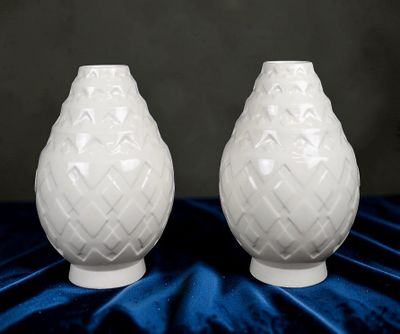 CATTEAU Charles (1880-1966), d'après un modèle de Paire de v…
