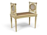 un banc en bois avec une assise en osier