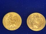 deux pièces d'or sur un fond bleu