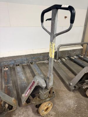 two hand trucks that are sitting next to each other
