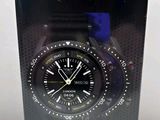 an image of a box with a watch inside of it