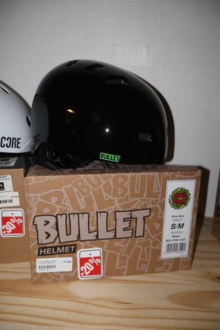 BULLET HELMET – Casque X santa Cruz Slime ball S/M. Neuf. Possibi...