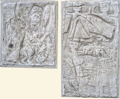deux bas-reliefs en pierre représentant un homme et une femme accompagnés d'un chien