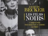 L'affiche du film « Les films noirs » est accrochée au mur.
