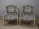 deux chaises avec rembourrage floral rembourrage rembourrage rembourrage rembourrage rembourrage rembourrage rembourrage