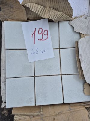 Lot d'environ 16m2 de carrelage mosaique , conditionnée en p…