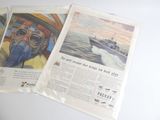 deux pages de vieilles publicités posées sur la table