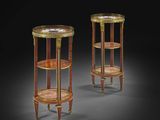 une paire de tables d'appoint en gilpwood de style Louis II