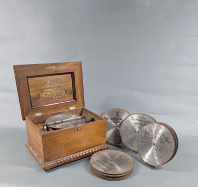 Boîte à musique MIRA et un ensemble de disques acier
