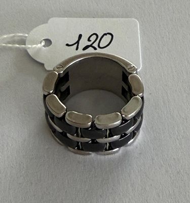 Bague en or gris et céramique noire, signée - CHANEL - ULTRA…