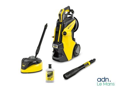 un produit de nettoyage jaune et noir sur fond blanc