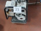 l'image d'une machine posée sur le sol