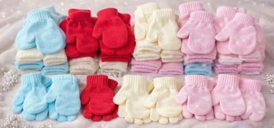 Lot de 240 pièces de moufles gants neuf baby