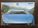 une photo d'une photo d'une voiture de sport bleue