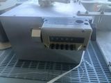 a machine that is sitting on a table in a room