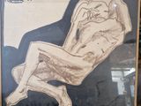 un dessin représentant une femme assise dans un fauteuil inclinable