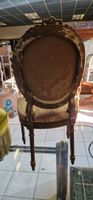 Chaise médaillon de style Louis XVI et deux sièges. (photo 2)