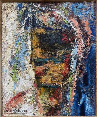 une peinture à l'huile représentant le visage d'une femme, dans un cadre en bois