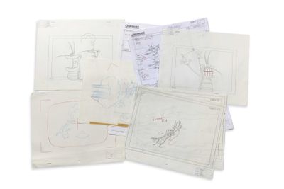 plusieurs dessins de différents types, réalisés sur une surface blanche