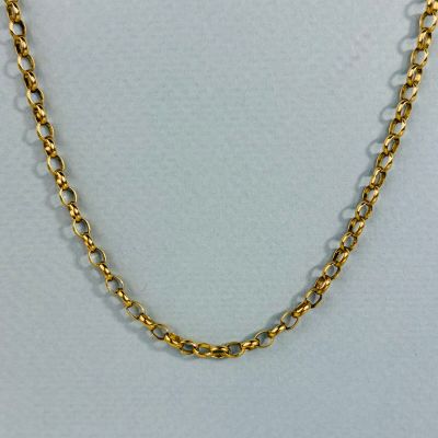a close up of a gold chain necklace on a mannequin mannequin mannequin mannequin mannequin mannequin mannequin mann