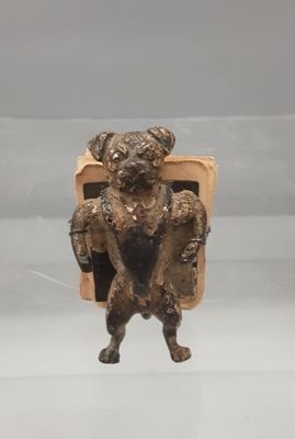 Bronze de Vienne. "Ours debout".