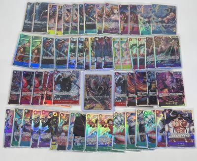 beaucoup de cartes sur la table
