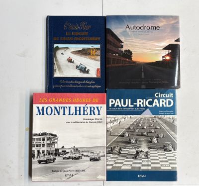 trois livres posés sur une table blanche, avec une photo en noir et blanc d'un circuit automobile