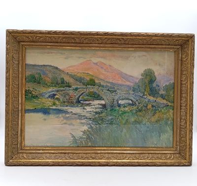 une peinture à l'huile représentant un pont enjambant une rivière, avec des montagnes en arrière-plan