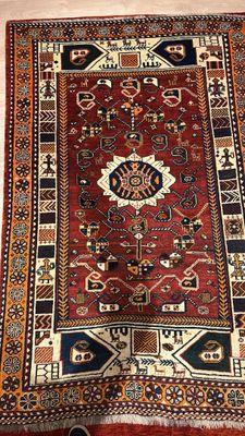 Tapis Iran Gashgaie ancien 1930, fond rouge 194 x125