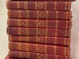 une pile de livres rouges empilés les uns sur les autres