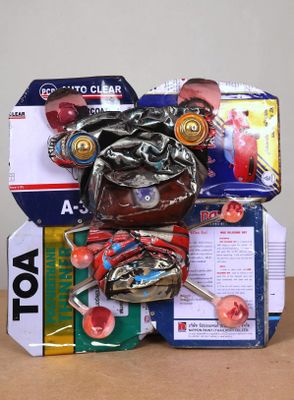 JUNK ART. Chien. Sculpture murale en métal et éléments de ré…
