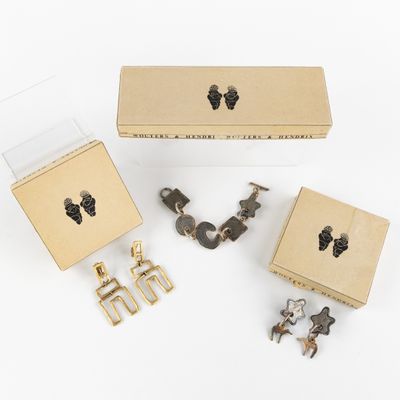 Wouters & Hendrix, un bracelet et deux paires de boucles d'o…