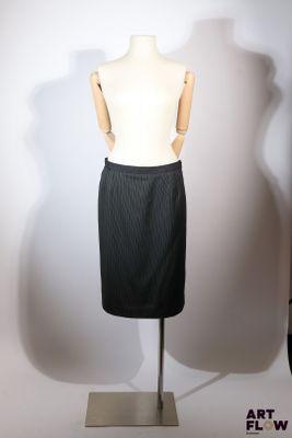 YVES SAINT LAURENT - Jupe noire à fines rayures - Taille 46 …