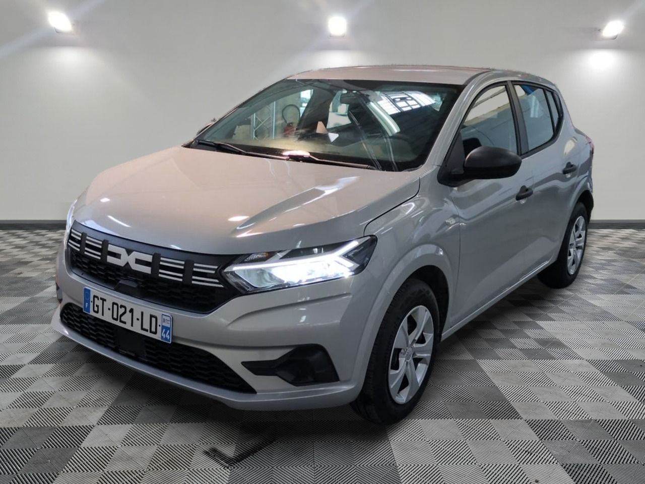 DACIA - SANDERO SCE 65 ESSENTIAL - ES - Mise en service: 03/…