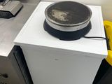 une image d'une cuisine avec une cuisinière et un lave-vaisselle