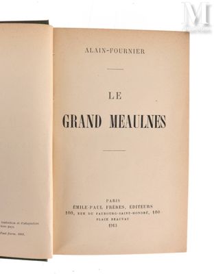 un livre ouvert avec un titre en noir et blanc