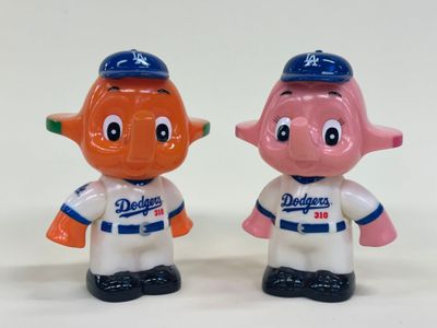 paire de salières et poivrières aux couleurs de l'équipe de baseball des Dodgers de Los Angeles