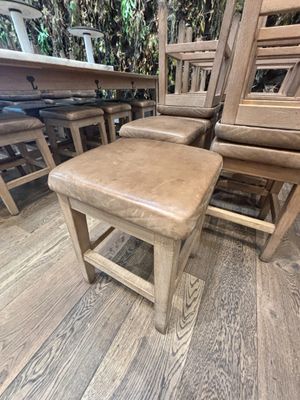 Lot de 66 tabourets assise simili-cuir beige