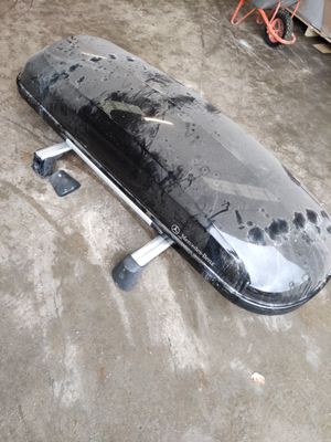 Coffre de toit MERCEDES-BENZ (rayures) PAS DE CLÉS  1 brouette, 1 éche - Photo 1