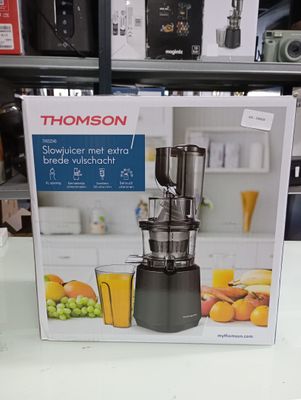 a box with a picture of a juicer on it