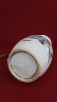 Vase monté en lampe en porcelaine d'Asie, à décor de geishas… (photo 4)