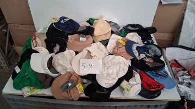 Lot de 114 chapeaux et casquettes enfant, différents coloris…