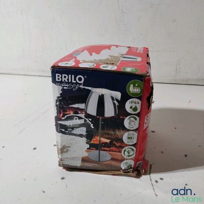une boîte contenant une cafetière