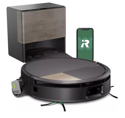 l'aspirateur robot est relié à une station de recharge via un téléphone