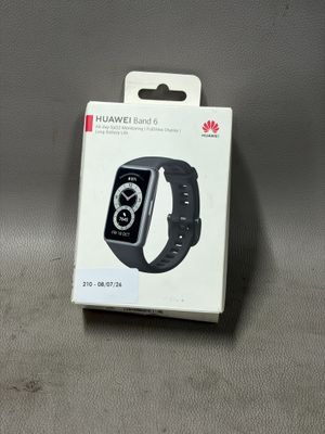 La boîte du nouveau Huawei Band 6 est ouverte
