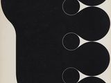 une image en noir et blanc représentant trois cercles sur fond blanc